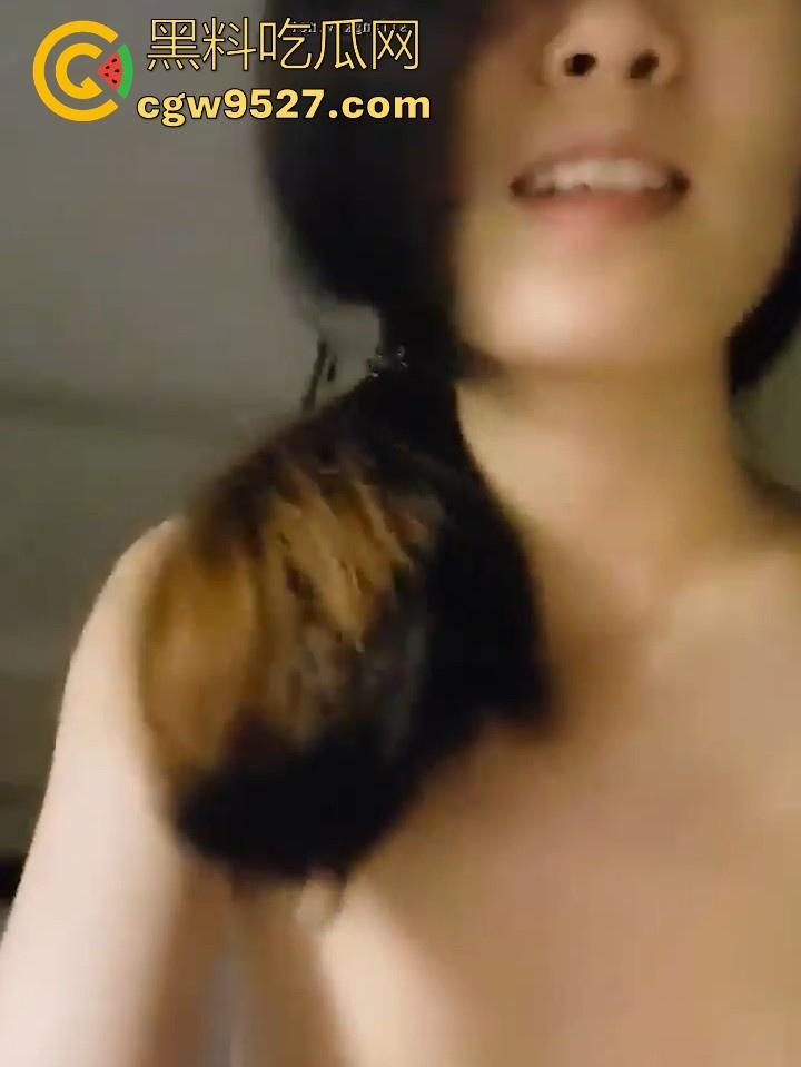 湖北第一附中女教师【杨慧慧】淫乱私生活曝光,白天为人师表,夜晚却偷情炮友,边打电话边和男友做爱!-6