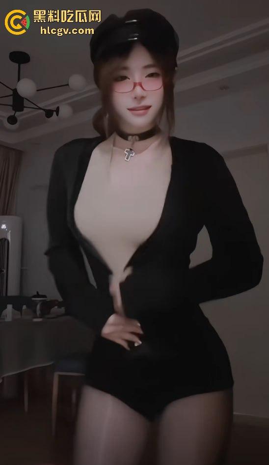 千万网红『听泉赏宝』高价约炮『冷酷的R』，聊天过程被闺蜜曝光吐槽泉哥鸡巴小、爱舔脚惹粉丝笑疯！-15