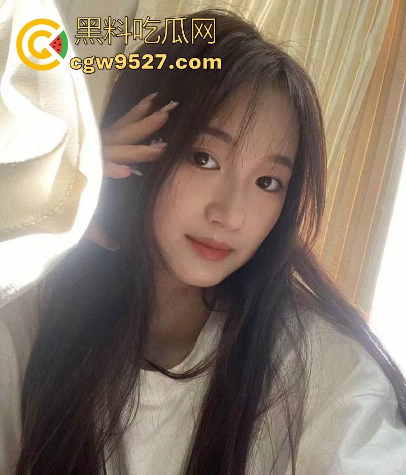 偷情大四女友闺蜜【耿思雨】斯文尤物秒变骚货，饱满肥美的骚穴，湿漉多汁，入爆操内射喷水！-5