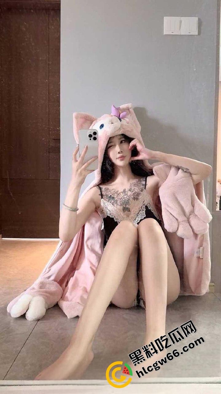 武汉王者女神【毛安琪】线下成鸡,王者上分换操一炮1500,小穴蹭几下就流水,果然游戏打得骚逼也松!-5