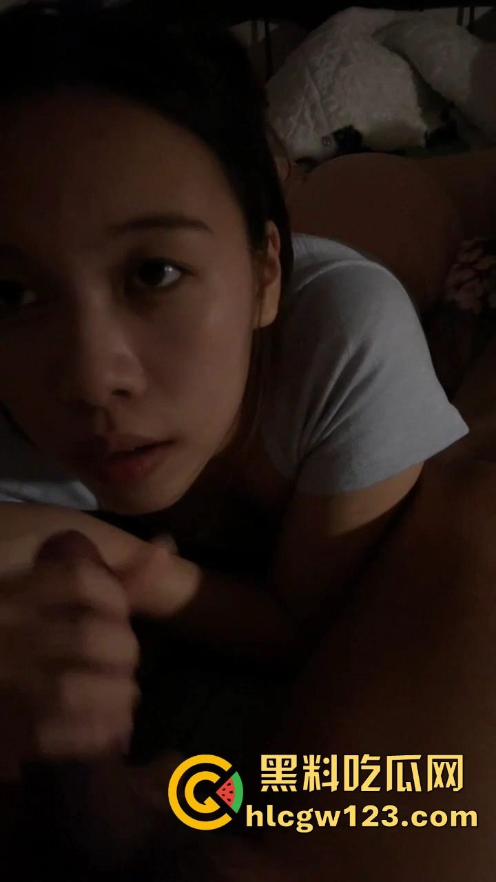 湖南科技大学【李雯雯】巨乳斯文嫩妹清纯外表极致 与男友露脸性爱视频流出 想不到这货这么骚！-11