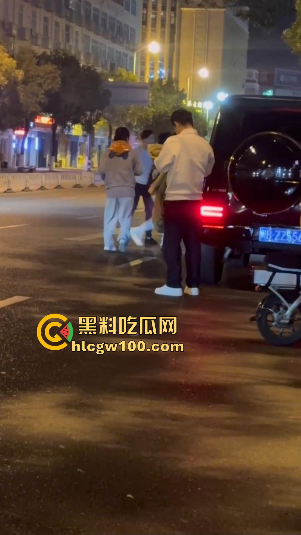 深圳街头大G车主醉汉闹事,嫌代驾收费贵,怒骂拳打不够还拿头盔爆扣,代驾被砸得怀疑人生!-4