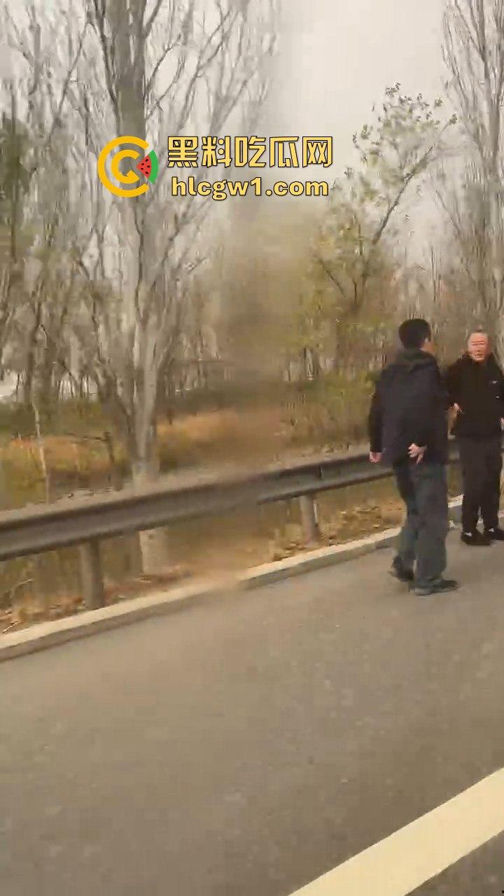 辽宁沈阳苏家屯高速突发大巴车祸！疑似载满辽宁师范大学学生，现场一片狼藉！-7