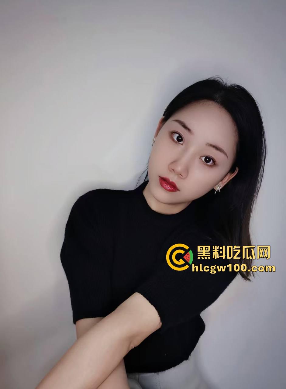 苏州极品气质女神【吴巧婷】被渣男调教成母狗，手拉牵引绳爆操后入内射，还送给兄弟轮流操着玩！-5