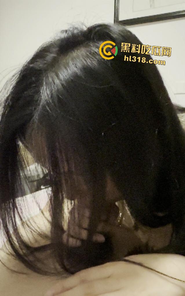 苏州保险女销售【薛千】为了开单涨业绩！全身樱桃“装备”，用樱桃小嘴口客户鸡巴，樱桃逼快被撑烂了！-4