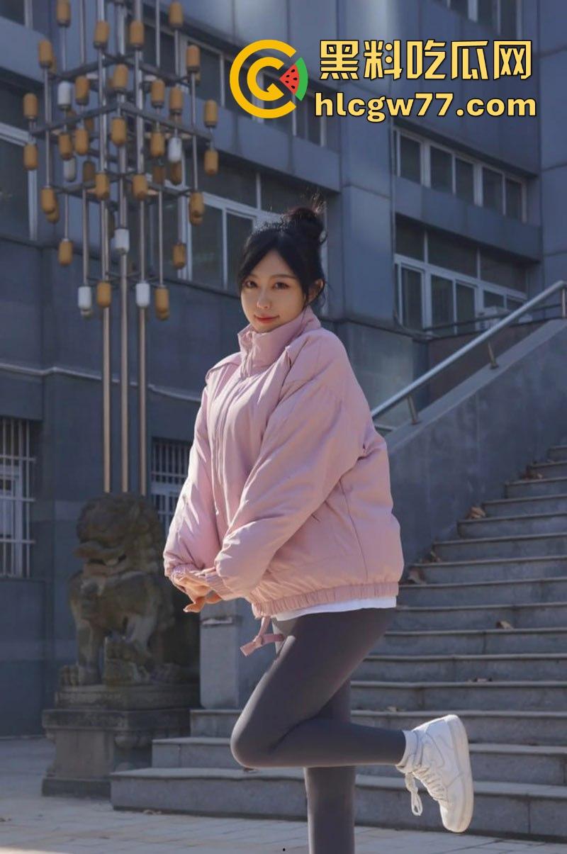 艺术书法系 黎老师 极品身材反差母狗 大奶翘臀细腰长腿 穿女仆装吃鸡挨操视频流出！-1