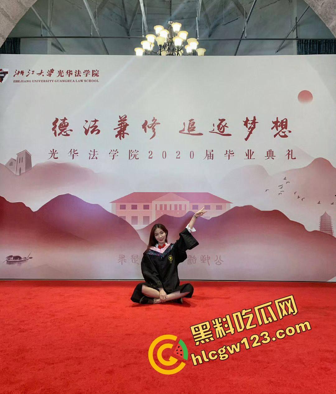 浙大是985 她是9X5【林依依】保研女神用乳头写作业，高颜值学姐被捆成狗，逼里插蜡全程湿！-5