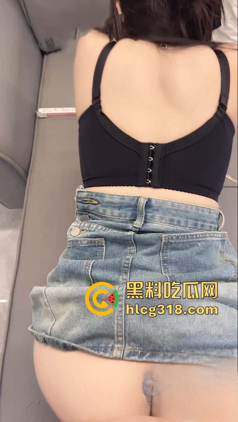 海角大神，勾引极品人妻，趁骚货⽼公不在家，上门蹂躏巨乳，无套内射狠狠的满足这骚货！-9