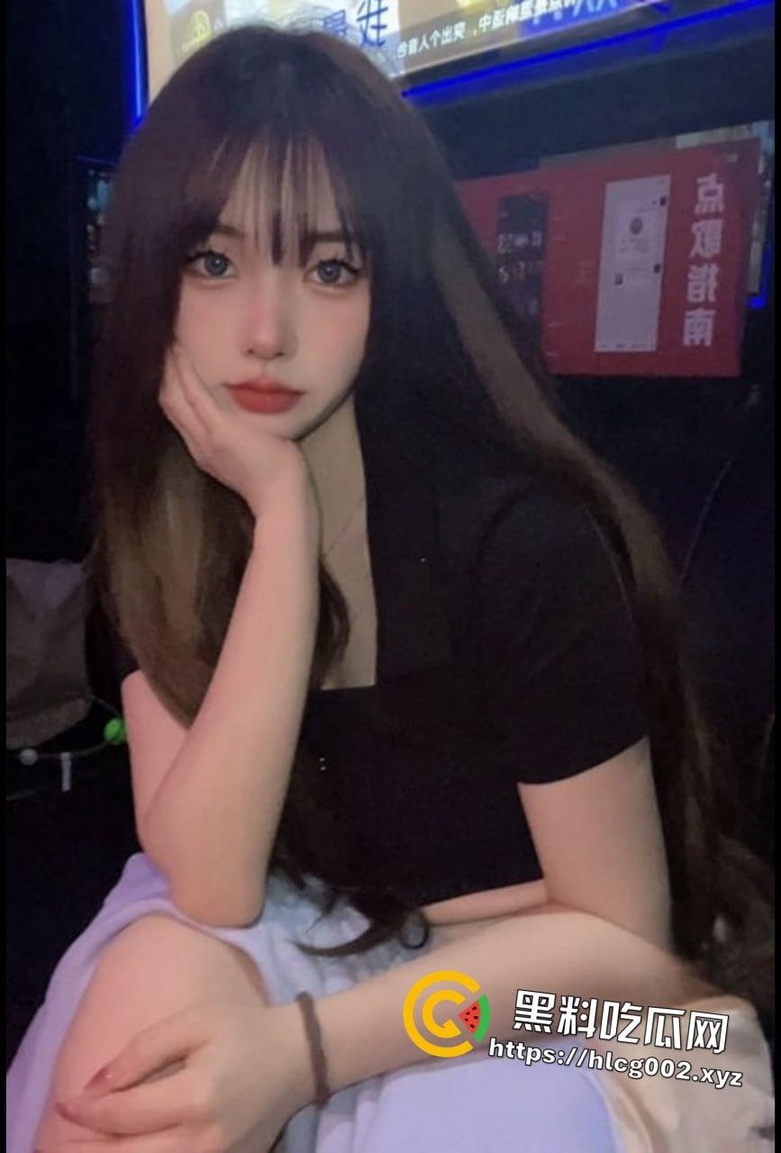 上海魅KTV极品颜值精神小妹与男友疯狂骑乘野战！白嫩的翘臀前后左右上下骑乘超带感！11-2