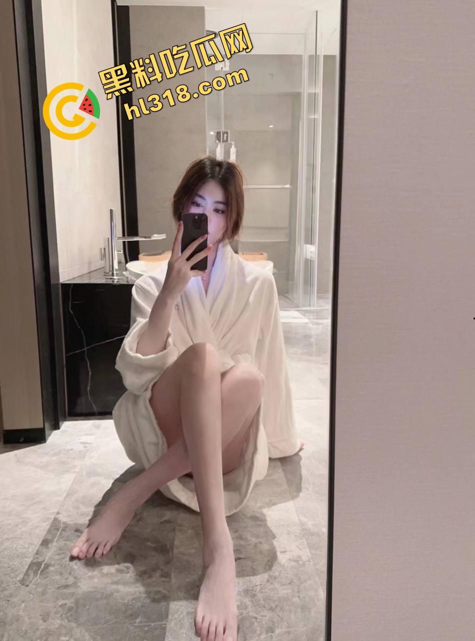 东北精神小妹带闺蜜霸凌妹子，直接让她给自己老弟口，口硬了还让处男老弟直接怼进去释放下！-5