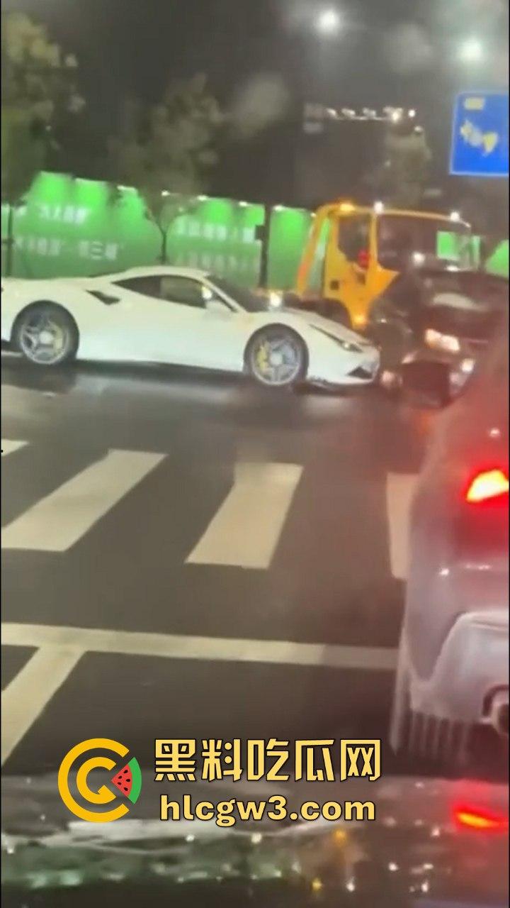 天价修车费从天而降 浙江嘉兴斯柯达撞上百万法拉利 车主当场懵逼 家里的媳妇坐不住了“难道要把我赔进去？”-1