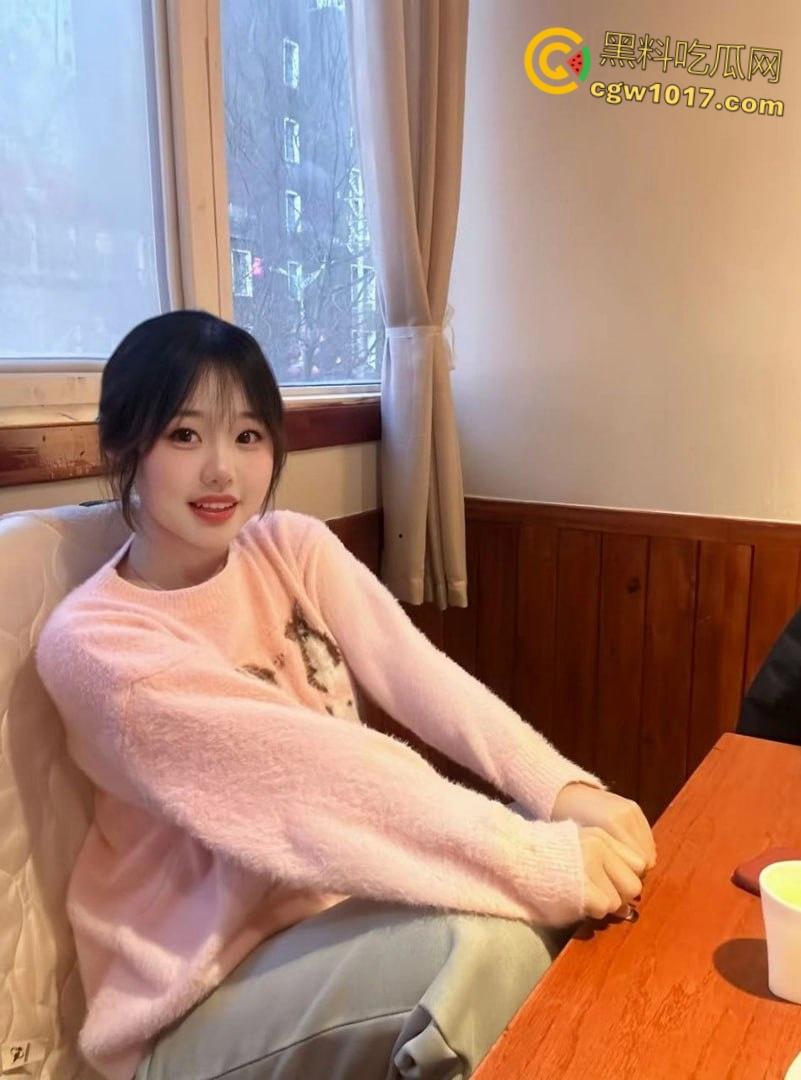 身材一流的舞蹈系女友，特别会骚叫的长发苗条美眉，抠两下就流水脱光全程主动 ，女上M腿使劲肏张着嘴尖叫 ！-2