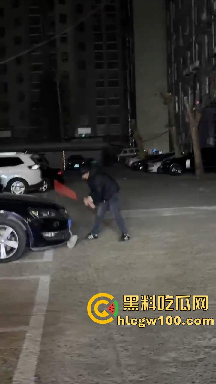 山东泰安，小伙下手没轻重，把人当作畜生打！棒球棍梆梆一顿凿，估计凶多吉少了-7