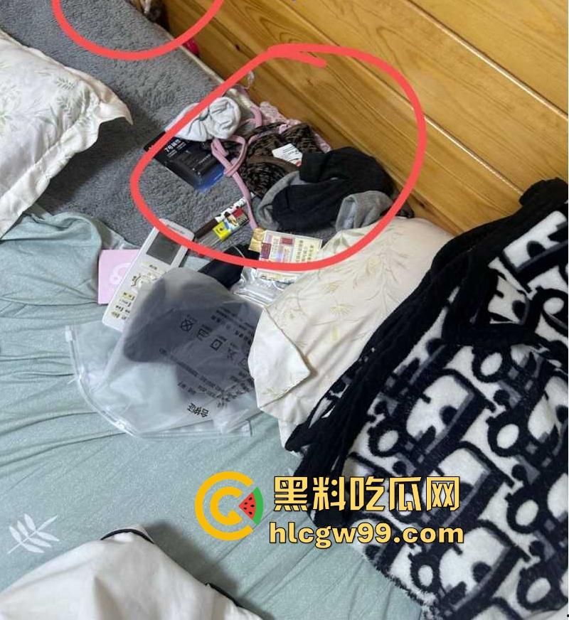 常州精神小妹【费雨心】一个月睡6个男人，做爱时让闺蜜观战，竟还强迫闺蜜睡射满精液的床遭曝光！-18