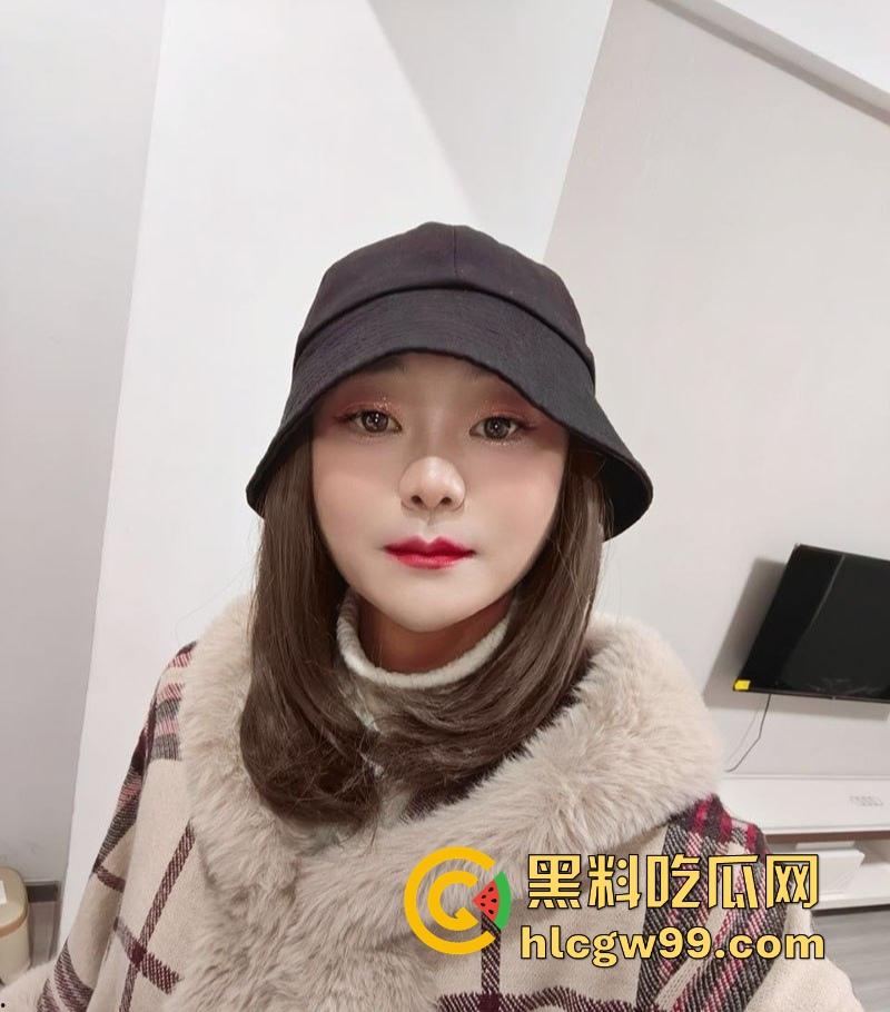 山东潍坊少妇快手网红【郑丹丹的丹】情人节约炮视频流出，姨妈期都要干，还不许炮友录像！-10