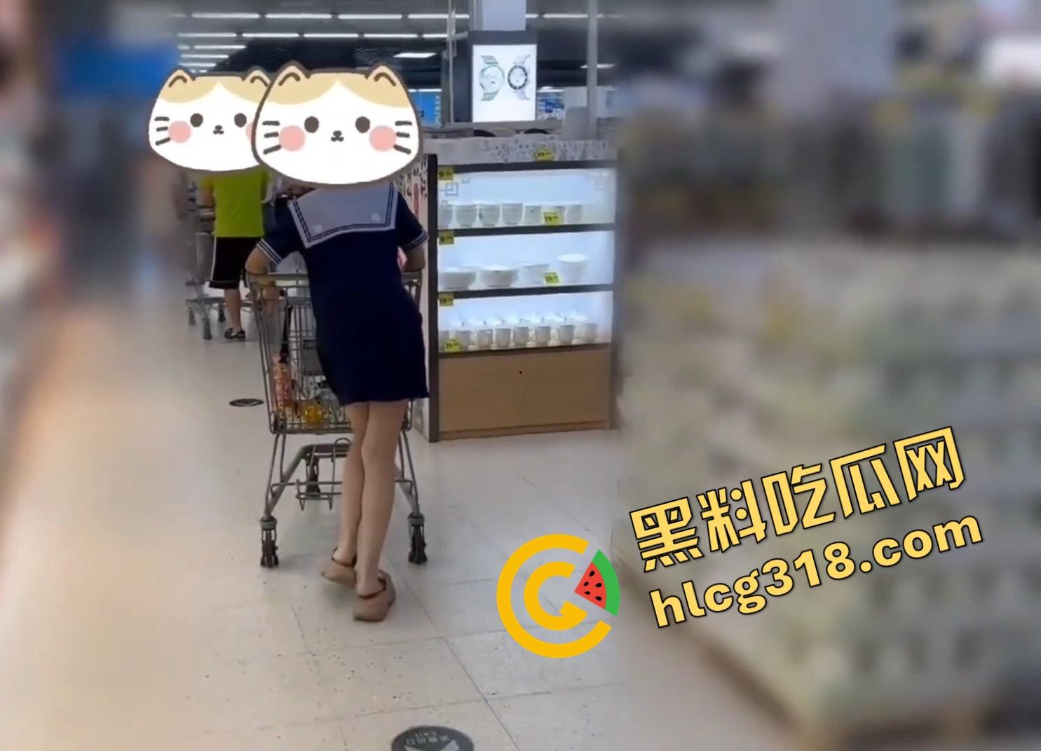 谁在超市开了恶魔模式？00后小萝莉骚货被调教到抽搐，开震蛋逛超市拿个薯片都夹腿哆嗦，夹着腿在抖！-6