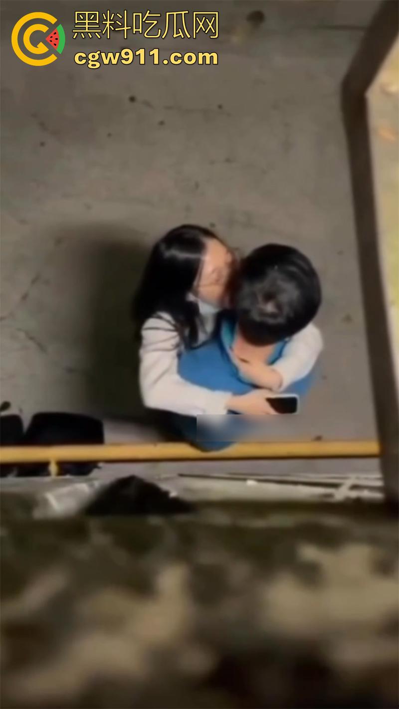 师生乱伦事件，上海二中高中女教师【张越】， 出轨16岁学生吴栋申，被丈夫实名举报出轨，聊天记录曝光！-17