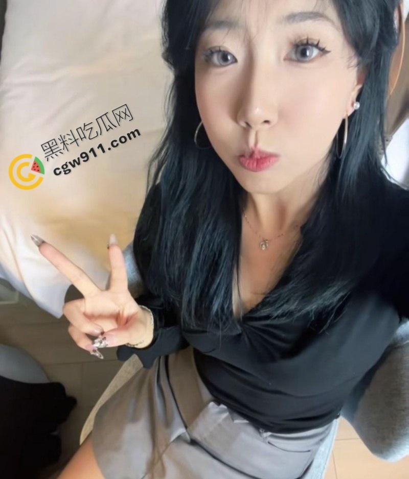 山西临汾【徐淼淼】与男友中秋夜酒店狂欢：对镜自拍巨乳翘臀迎接猛烈插入，痛快淫叫尽情享受。-4