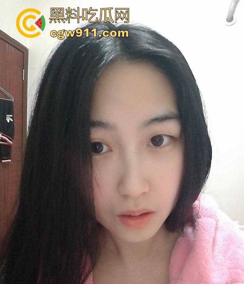 江苏极品少妇【刘玲玲】出轨视频曝光，清纯幼态的极品少妇，手指挑逗无毛骚穴，淫水四溢极其撩人！-2