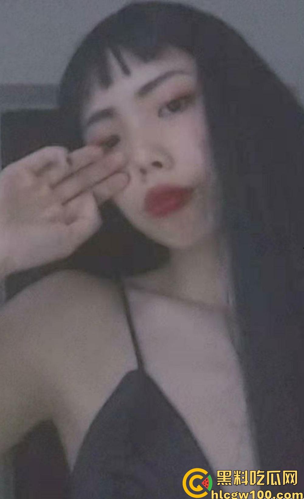 天津老婆闺蜜【李静】变情人，床上骚浪成精，自慰求操高潮两次，嫌老公小鸡巴不够，回家还让舔被操过的骚穴！-3