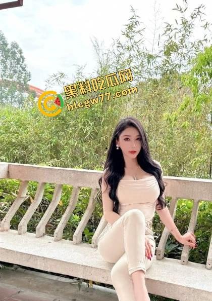 快手百万擦边网红【兔啵啵】定制福利全网泄密，大哥吃得香，结果全网舔狗都吃上冷饭！-4