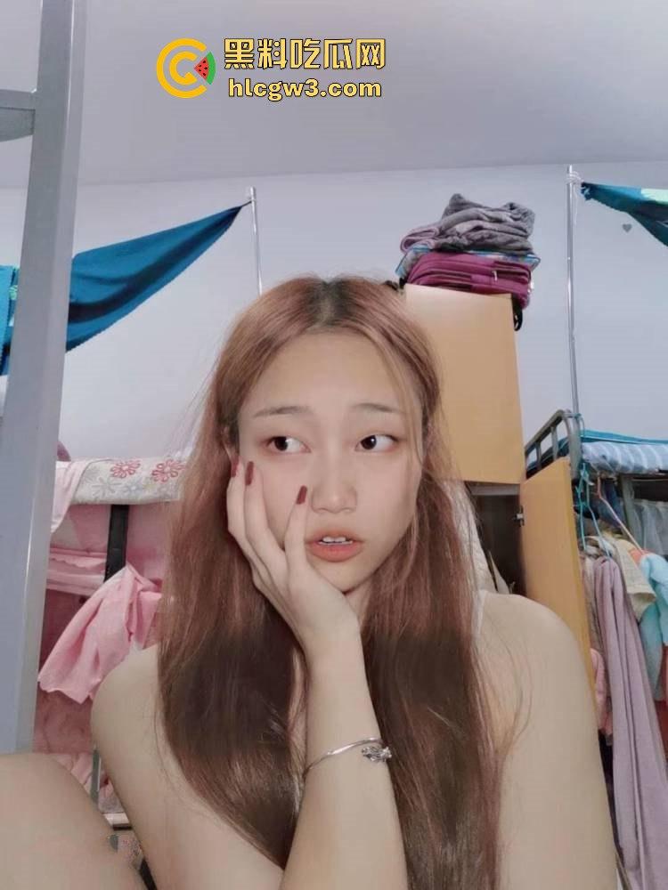 西安交大清纯校花【黎诗雨】私密自拍外流！清纯脸蛋配骚浪劲儿，男友大棒伺候叫声销魂惹全网嗨翻！-3