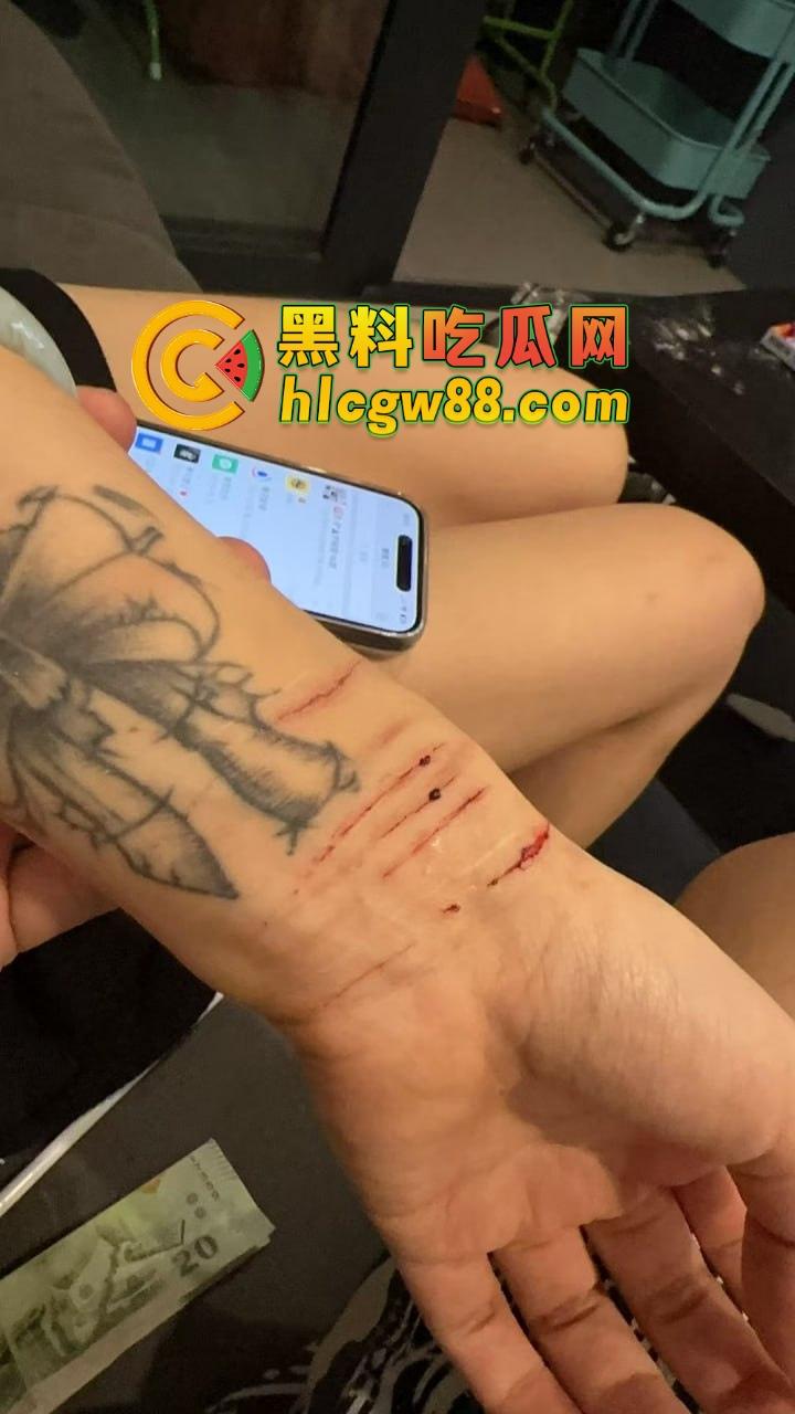 西安故事会『 孔祥奥』吸毒操逼大爆料，白富美皮气奴芯，几罐气就张腿让人干烂，去泰国玩当着警察的面还在吸！-21