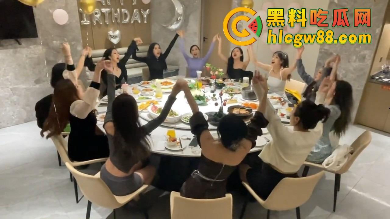 名媛聚会到底怎么玩？黑料记者揭秘，白天喝红酒吃大餐，晚上KTV趴墙抖臀大赛，精致皮囊下全是骚浪！-4