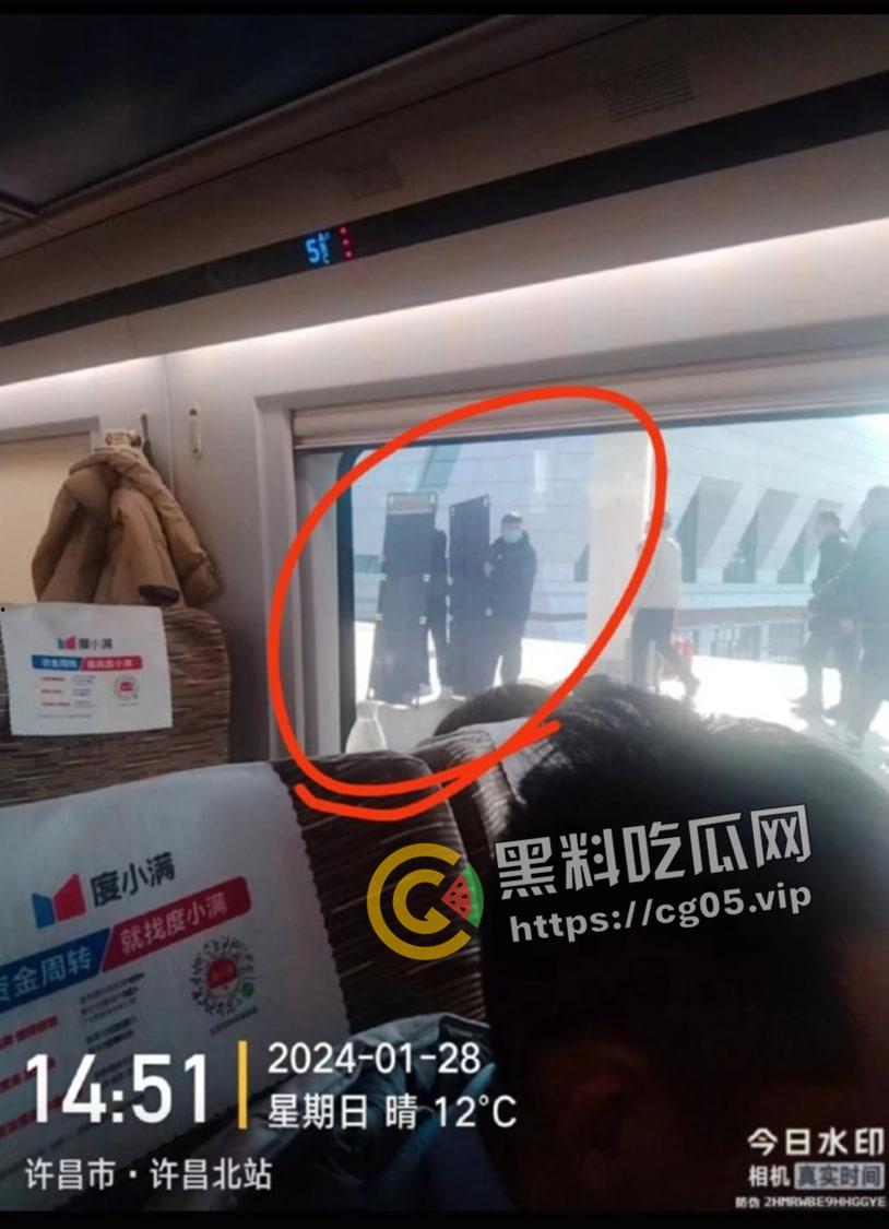 河南村镇银行储蓄事件再升级！上百名储户被囚禁 家属报警警察不出警 老百姓取个钱就这么难吗-7