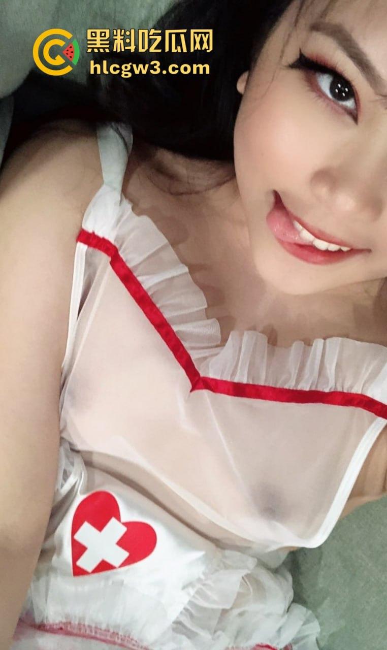 【ambiyah】露脸福利姬最新资源疯传！反差母狗扮丑表演，道具自慰深喉无套玩到失控！-13