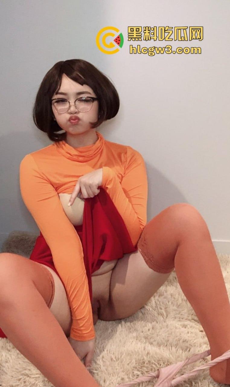 【ambiyah】露脸福利姬最新资源疯传！反差母狗扮丑表演，道具自慰深喉无套玩到失控！-42