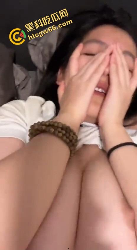 哥是废物，嫂子是我的肉窟窿！每天掰着小穴等我插，白天带婚戒，晚上跪着吃我屌！-6