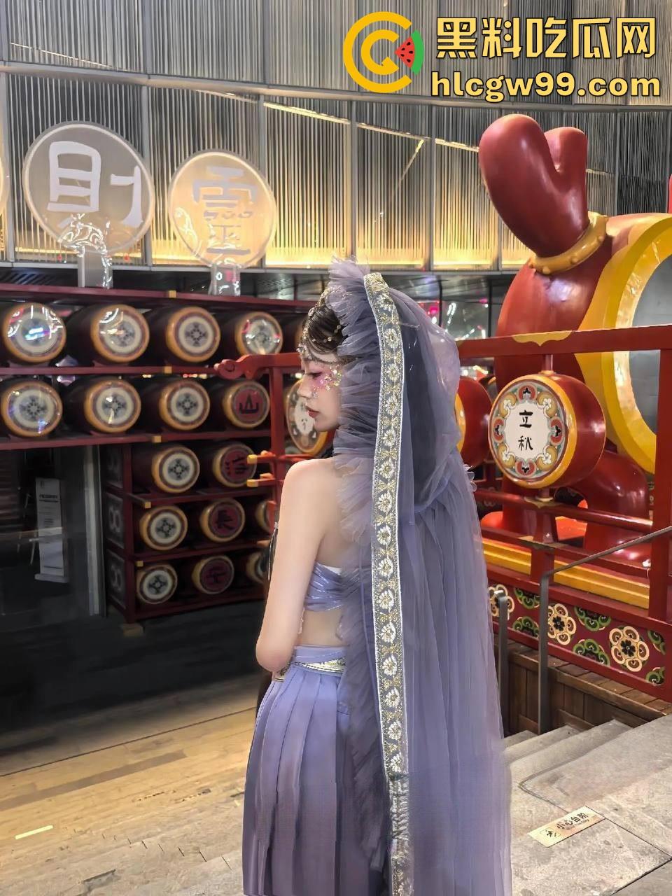 南京城市学院服装表演大一学妹【孙珊】裸聊视频曝光，极品美乳粉嫩玉足私拍流出，足控舔屏福利！-3