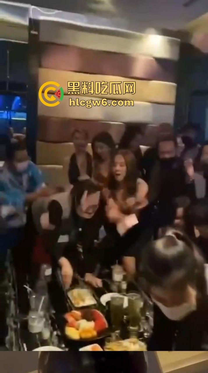 曼谷红浪漫KTV震撼开场，扶手女颜值身材吊打国内选手，青云志还靠谁扶？兄弟们咱们一起去泰国撒币去！-3