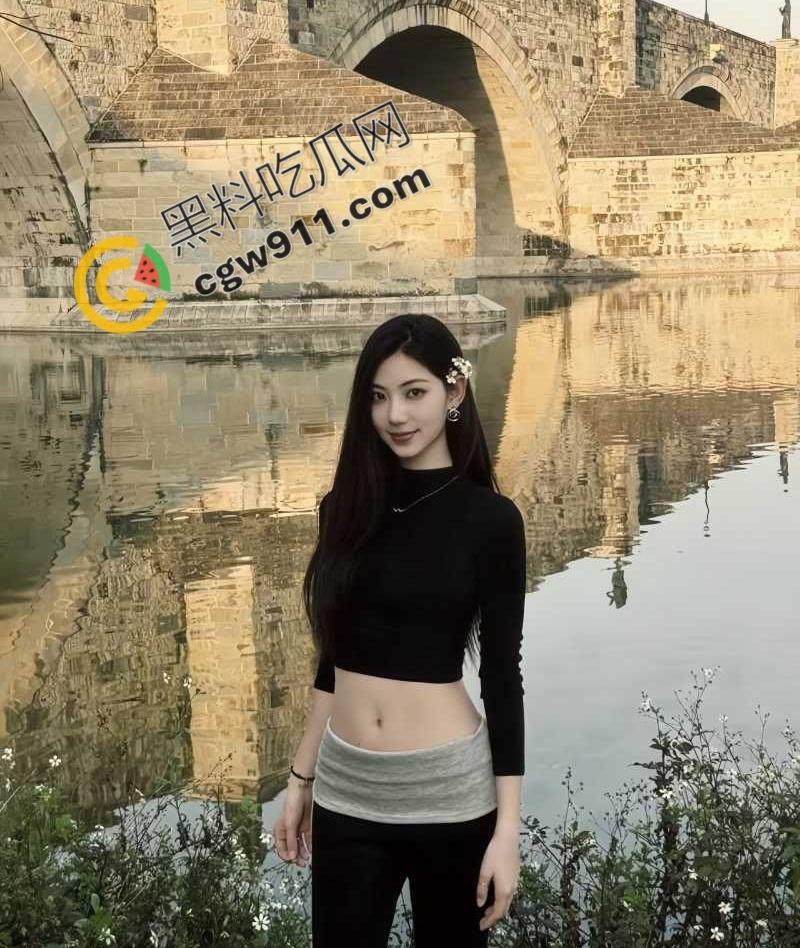 上海气质车模御姐【周伊娜】与男友激情约会！深喉舔屌口水拉丝，大屌无套爆操白虎嫩穴，淫水泛滥诱人至极！-4