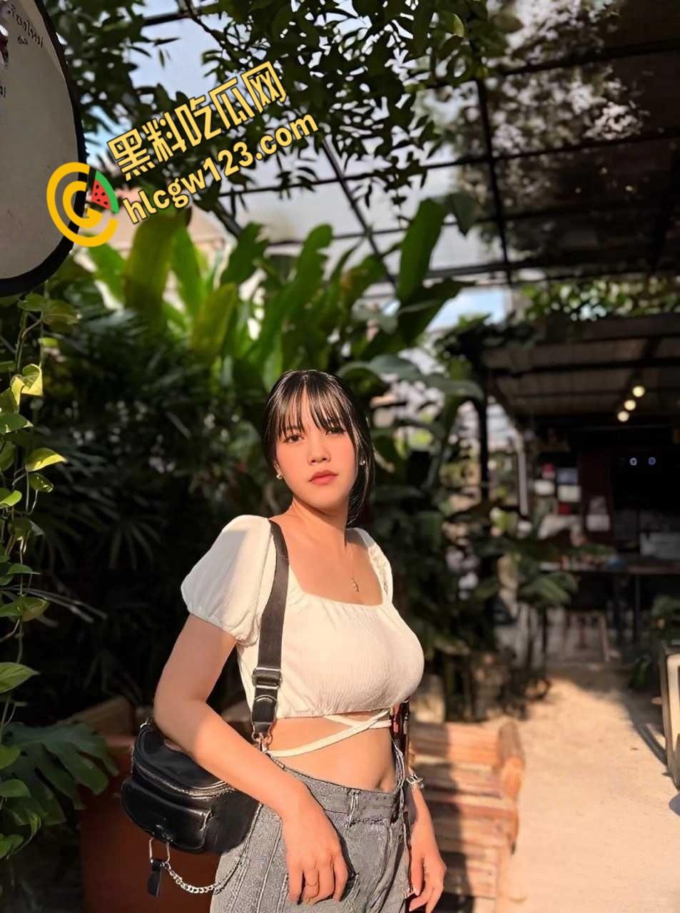 极品巨乳嫩妹遭渣男泄密，奶子又大又挺又圆，被操的时候表情风骚，淫叫不断！-3