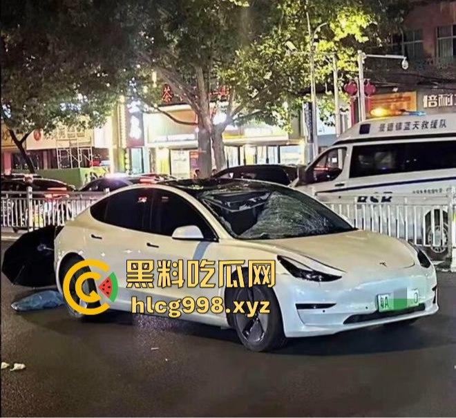 江西景德镇一家三口惨死富二代车轮下独家视频！180码飙车肇事者现场冷笑抽烟，还想用80万摆平一切！-5