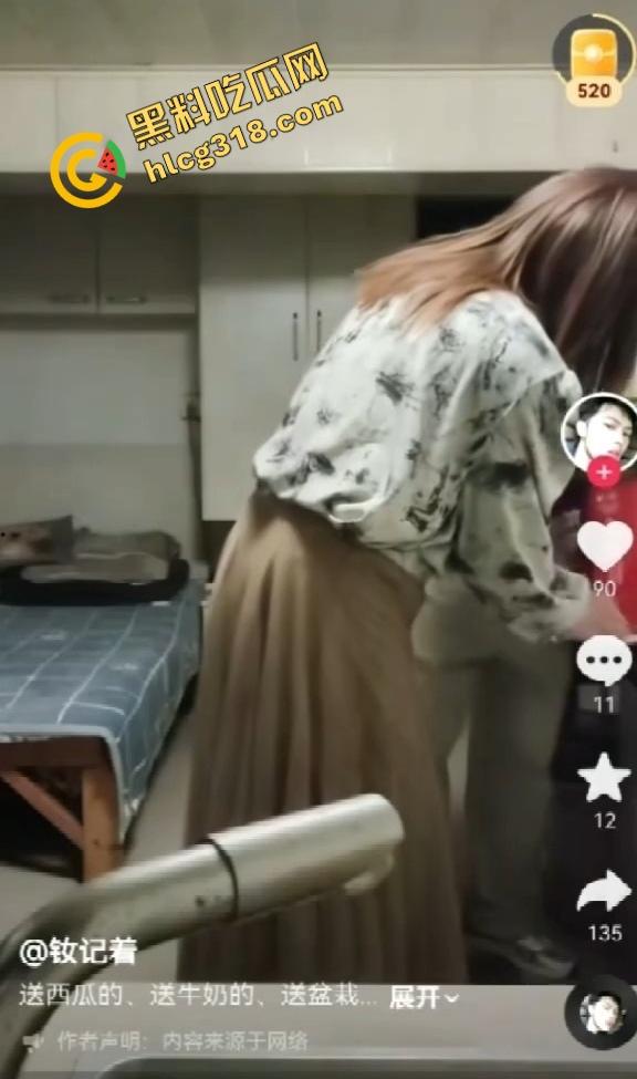 伪娘阿红逆天操作男装女扮钓直男，爆肏拍片一千部，敢约的全被玩废，号称伪娘界的终极掏蛋机！-5