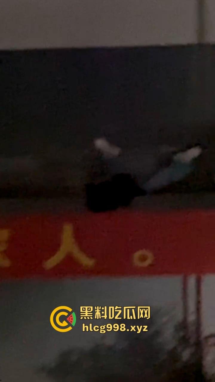 柳州机电一学生跳楼自杀 现场视频揭露真实原因 竟是连裤衩都赔干净了？？-5