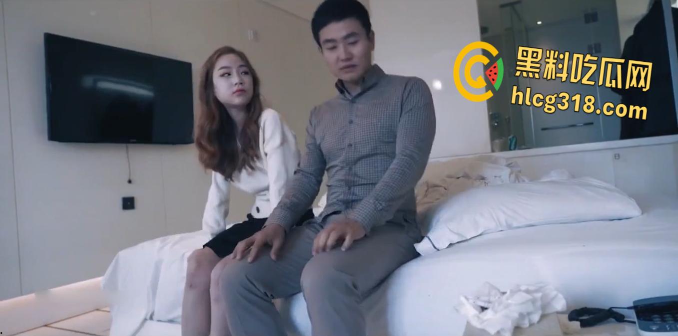 韩国三级《新妈妈的目的》家庭伦理爽片，漂亮美熙挤进豪门，却被儿子盯上，来看这性福的一家人 !-2