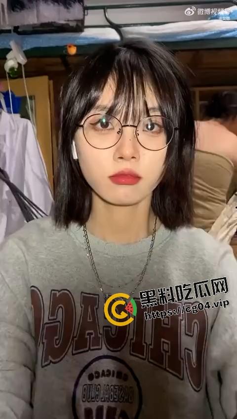 站住！让老夫来帮你做一下核酸检测  在让老夫好好给你检查一下有没有蛀牙-1