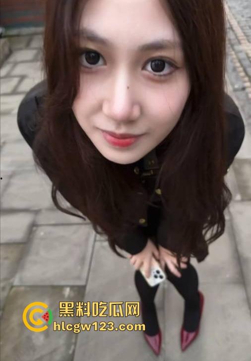 抖音同城约炮【Evelynnn_】翘臀大奶迷人 首次约炮主动上位 自己摇晃抽插 大屁股真诱惑啊!-14