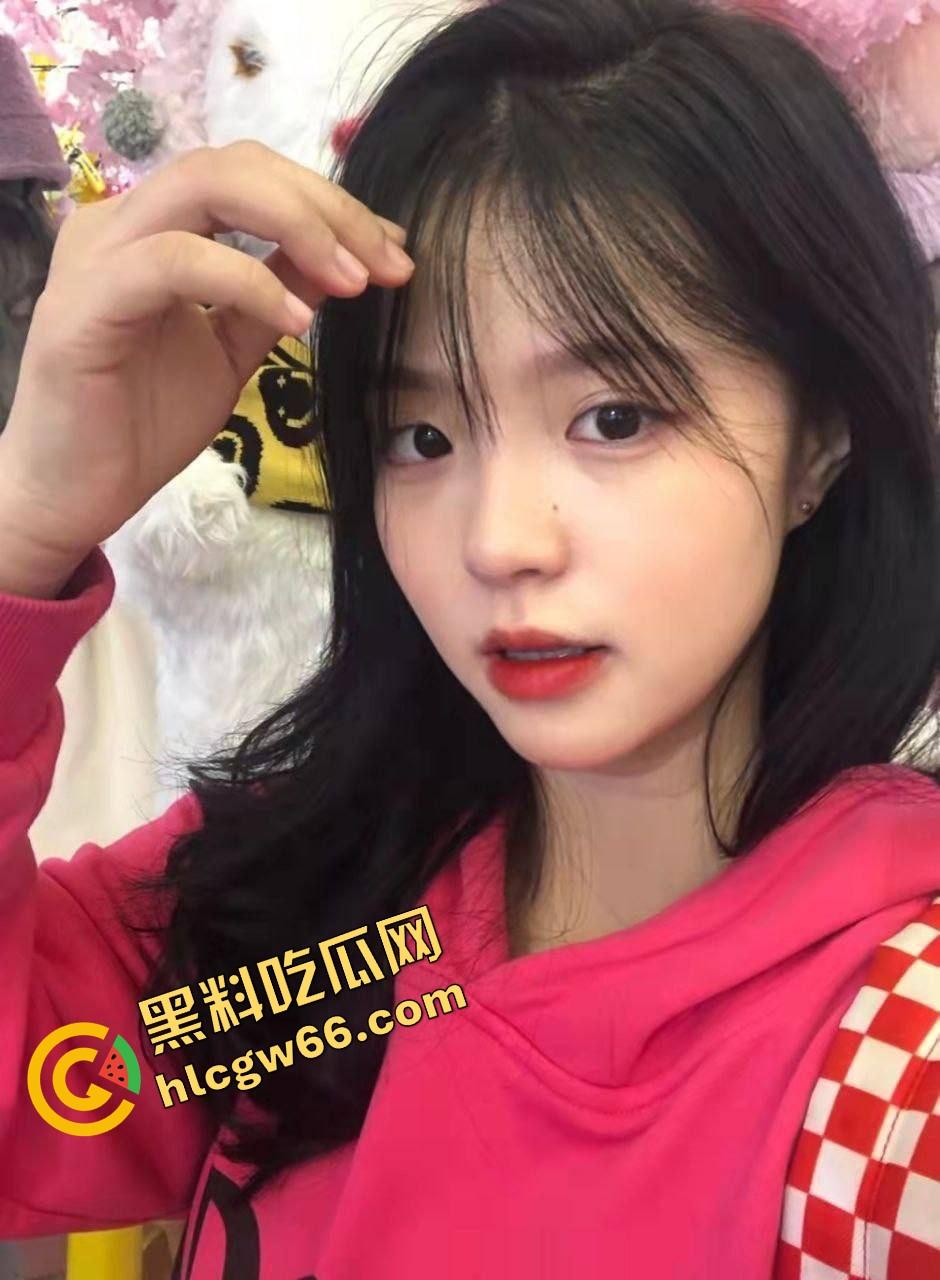 江西师范学院『李小雪』纯欲天花板曝光，极品颜值原味自拍流出，逼嫩得像刚剥的荔枝，准备开撸吧！-2