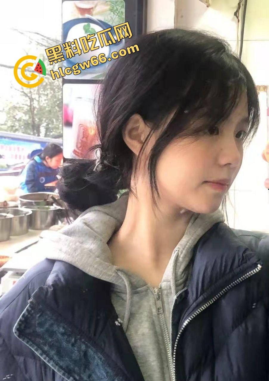 江西师范学院『李小雪』纯欲天花板曝光，极品颜值原味自拍流出，逼嫩得像刚剥的荔枝，准备开撸吧！-6