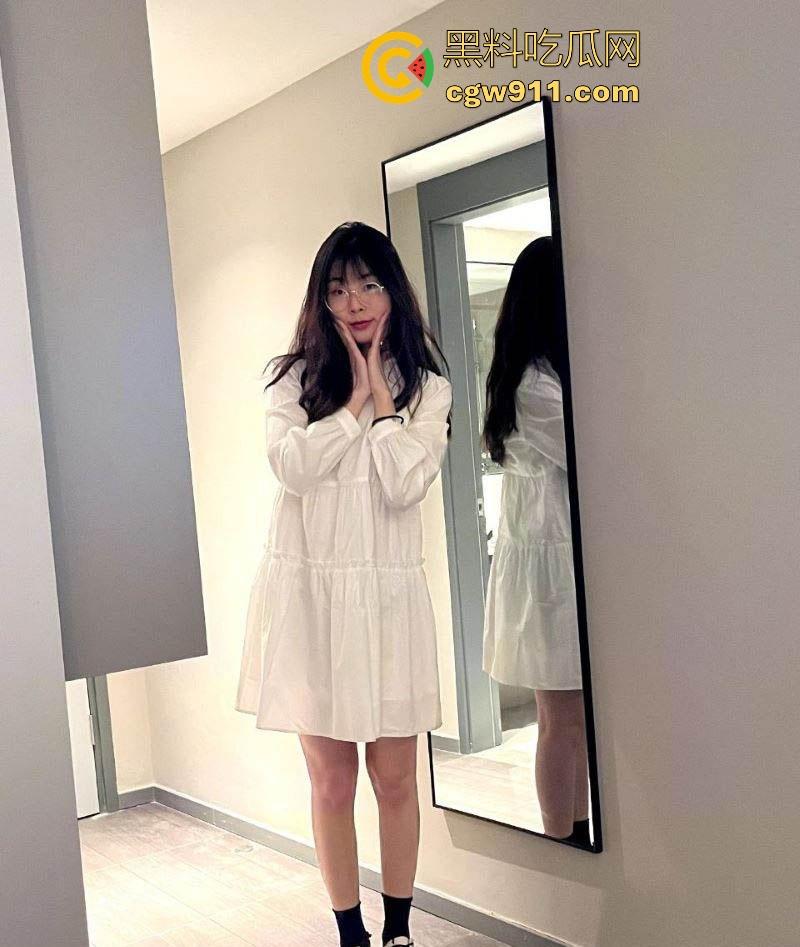 河北邯郸性感少妇人妻【李美丽】性爱视频流出,黑丝美腿性感足交,花式性爱招式多多,翘臀摇曳浪叫不止!-1