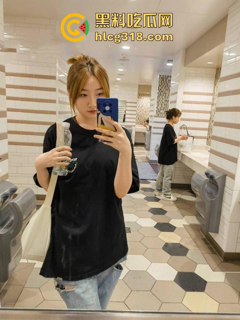 辽宁师范大学【彦雯静】娇嫩玉足玩弄大屌，自拍粉穴抚摸自慰，骚逼湿透淫态毕露！-1