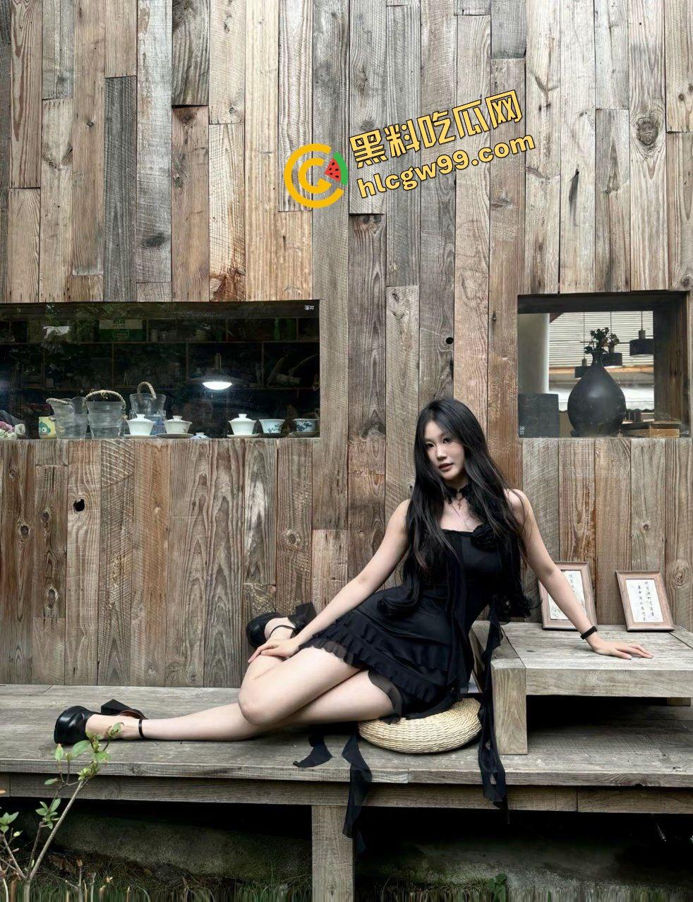 抖音抽象黑丝JK妹骚逼【绝情猛女雯】玩抽象玩到大哥胯下当母狗,穿各种情趣丝袜淫荡打炮!惨遭外泄独家曝光!-5