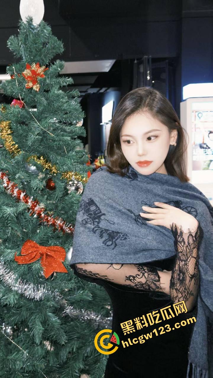 这游泳姿势教练是在床上教的?动作太熟练,一看就是下水前先上床,自由泳怎么越来越像自由用了!-2