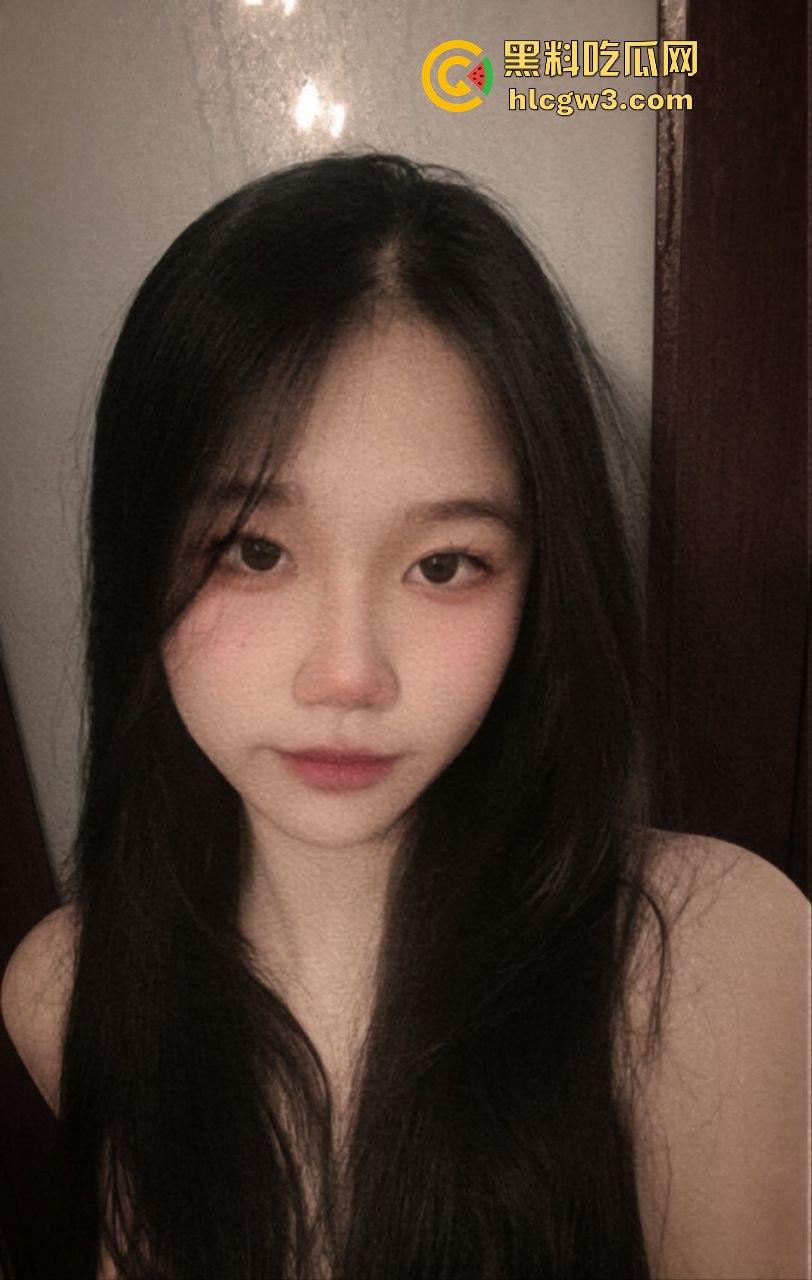 山西清纯女大学生【姜梦璇】私密资源疯传！清纯脸骚货魂，哥哥们的大鸡巴硬得像铁柱，简直玩明白了！-12