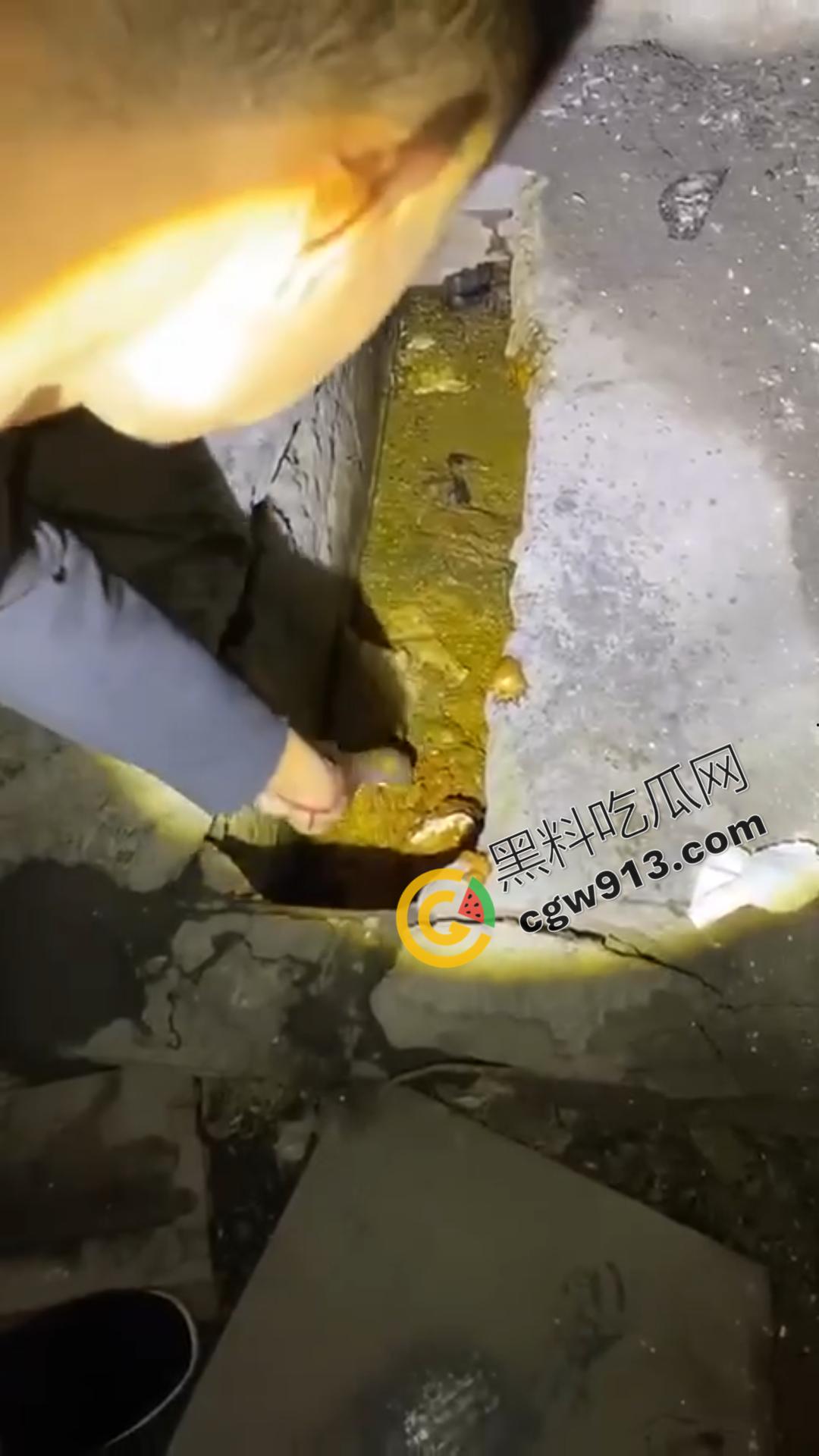 山西大同快手网红【安仁】吃屎直播：恶心至极，流量至上，恶心行为震惊万千网友-3